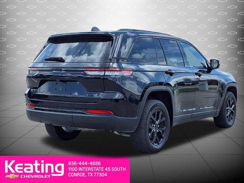 Used 2024 Jeep Grand Cherokee Altitude AWD/4WD image 7