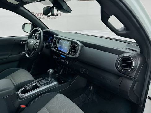 Used 2022 Toyota Tacoma TRD Sport image 27