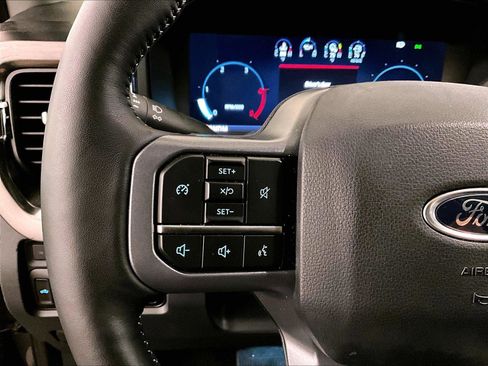 Used 2024 Ford F250 Lariat w/ Sport Appearance Package AWD/4WD image 17