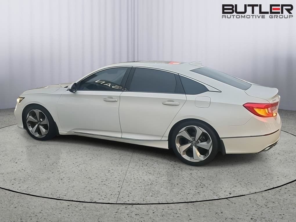 Used 2018 Honda Accord Touring image 1