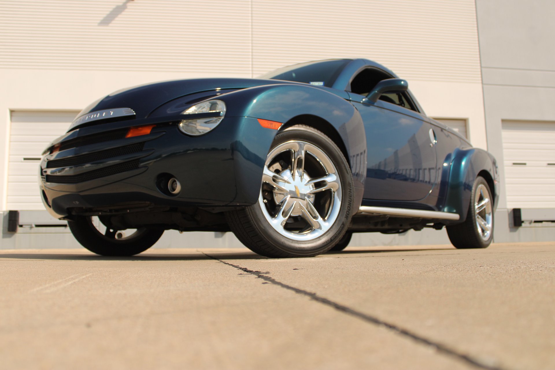 Used 2005 Chevrolet SSR w/ Preferred Equipment Group RWD image 4
