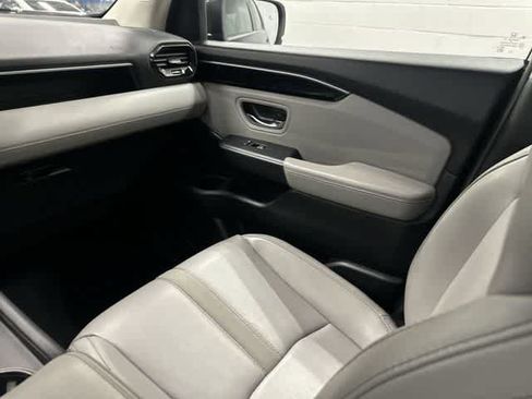 Used 2025 Honda Pilot EX-L image 13