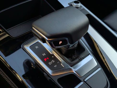 Certified 2024 Audi Q5 2.0T Premium Plus w/ Premium Plus Package image 28