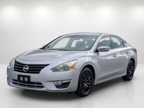 Used 2013 Nissan Altima 2.5 image 1