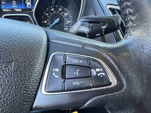 Used 2017 Ford Focus SEL w/ Cold Weather Package FWD image 16
