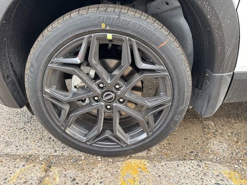 New 2026 Nissan Kicks SR image 10