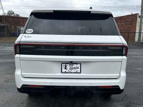 New 2026 Lincoln Navigator Reserve image 6