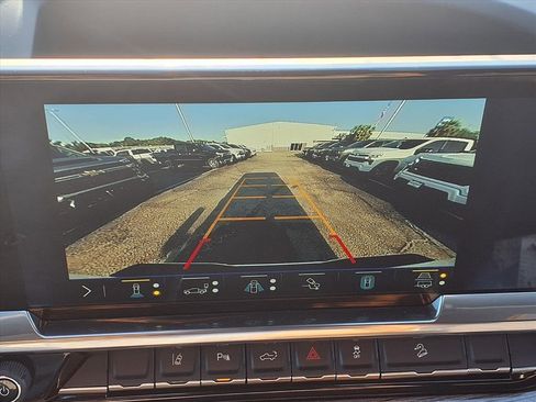 Used 2025 Chevrolet Silverado 2500 LT w/ Z71 Chrome Sport Edition image 4