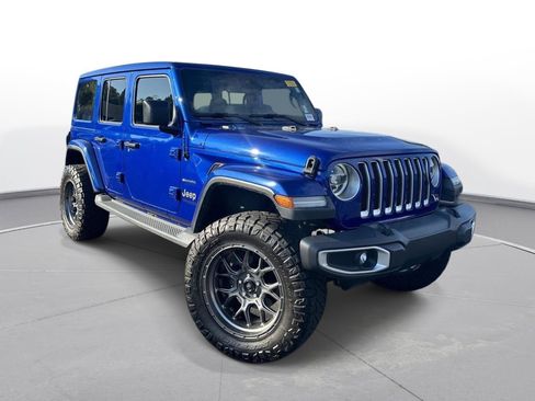 Used 2019 Jeep Wrangler Unlimited Sahara AWD/4WD image 4