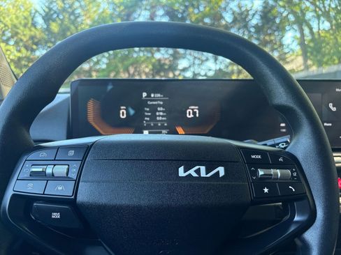 Used 2025 Kia K4 FWD image 25