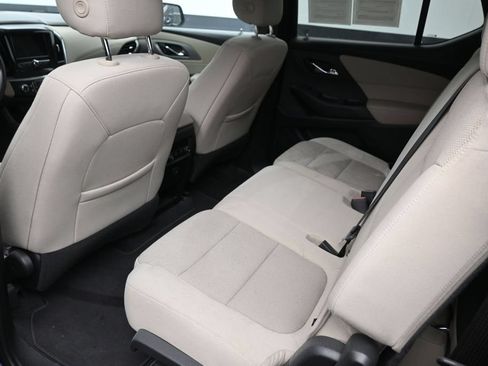 Used 2022 Chevrolet Traverse LS FWD image 14