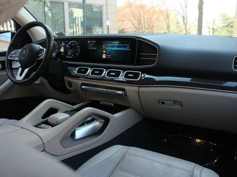 Used 2020 Mercedes-Benz GLE 350 4MATIC image 28