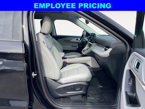 New 2026 Ford Explorer Active AWD/4WD image 15