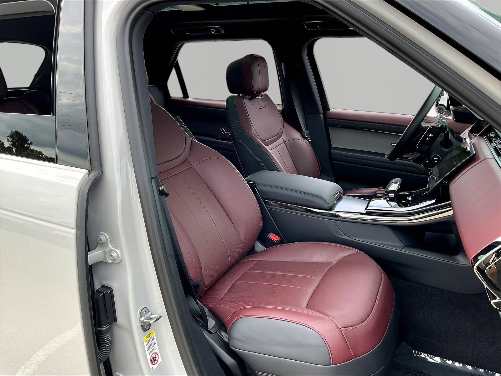 Used 2024 Land Rover Range Rover Sport Dynamic SE AWD/4WD image 29