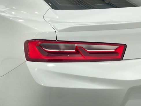 Used 2018 Chevrolet Camaro LT w/ RS Package image 29
