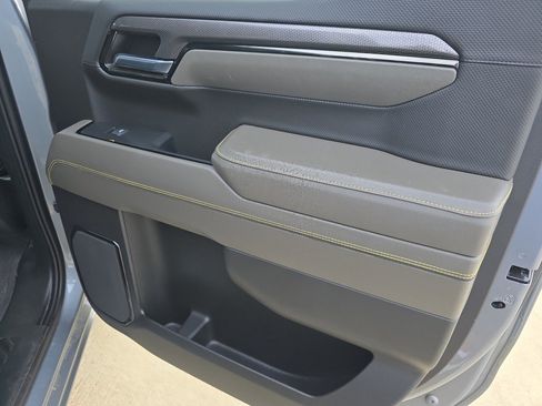 Used 2023 Chevrolet Silverado 1500 ZR2 w/ Technology Package image 17