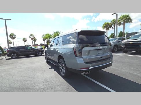 New 2026 Chevrolet Suburban High Country w/ Sun And Tow Package AWD/4WD image 25