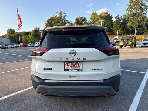 Used 2023 Nissan Rogue SV AWD/4WD image 5