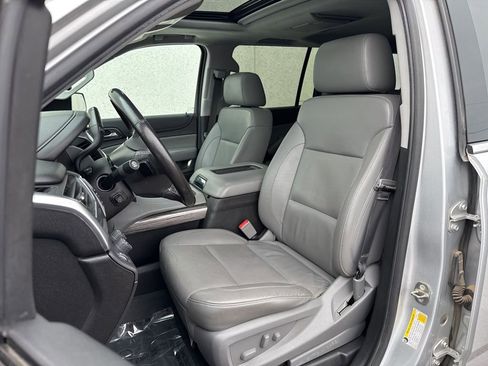 Used 2018 Chevrolet Suburban LT image 10