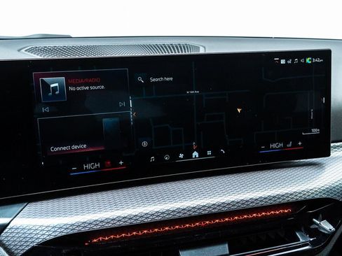 Used 2025 BMW 230i Coupe w/ M Sport Package image 14