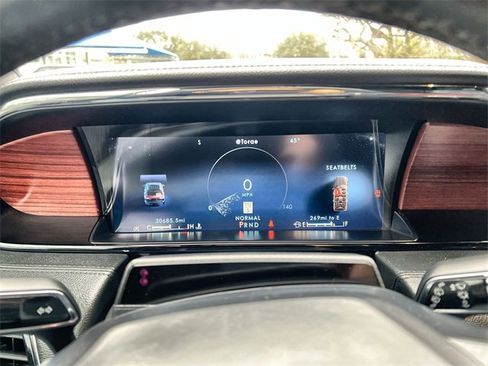 Used 2023 Lincoln Navigator Reserve image 12