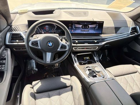 Certified 2026 BMW X7 xDrive40i w/ M Sport Package AWD/4WD image 7