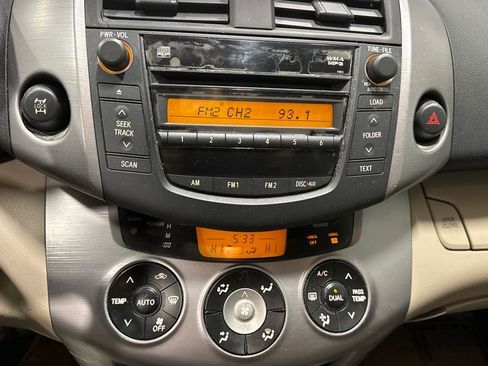 Used 2006 Toyota RAV4 Limited image 18