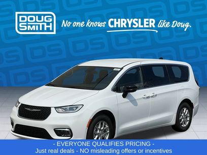 New 2026 Chrysler Pacifica Select