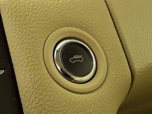 Used 2014 Ford Taurus SEL w/ Equipment Group 201A image 25