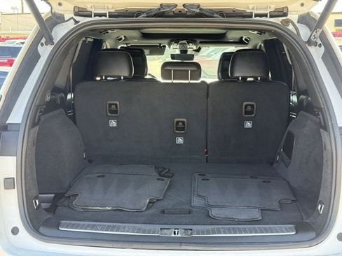 Used 2023 Jeep Grand Cherokee Overland w/ Luxury Tech Group IV RWD image 32