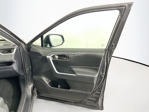 Used 2025 Toyota RAV4 LE image 29