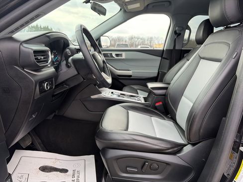 Used 2023 Ford Explorer XLT w/ Equipment Group 202A image 15