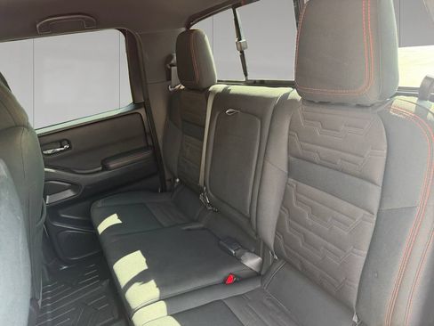 Used 2022 Nissan Frontier PRO-4X AWD/4WD image 16