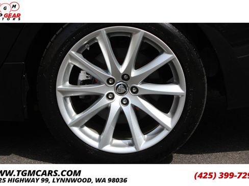 Used 2013 Jaguar XJ AWD image 32