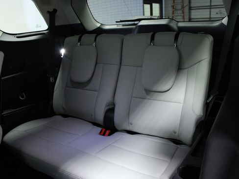 Used 2025 Ford Explorer Platinum w/ Ultimate Package image 14