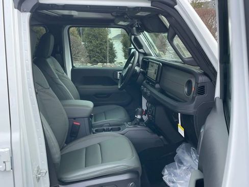 New 2026 Jeep Gladiator Mojave AWD/4WD image 29