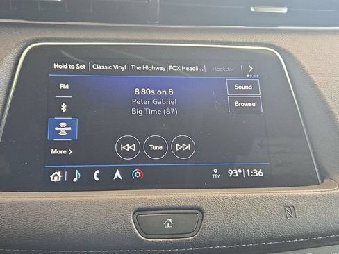 Used 2019 Cadillac XT4 Premium Luxury w/ Technology Package FWD image 18