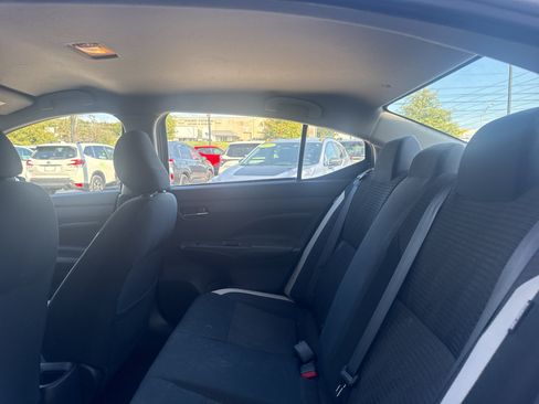 Used 2020 Nissan Versa SV FWD image 10