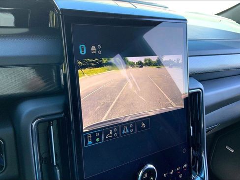 Used 2025 GMC Yukon XL AT4 w/ AT4 Premium Package AWD/4WD image 20