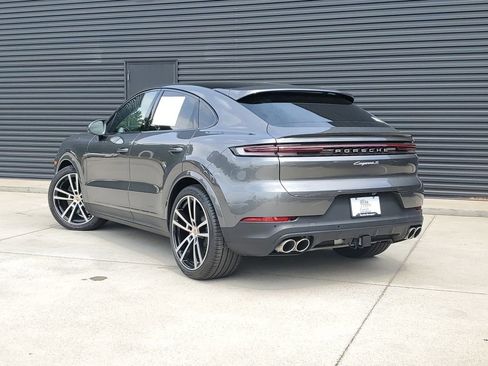 Used 2026 Porsche Cayenne S AWD/4WD image 3