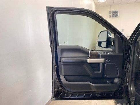Used 2020 Ford F250 Lariat w/ Lariat Ultimate Package AWD/4WD image 15
