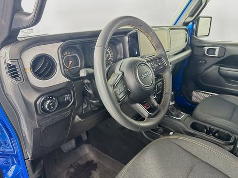 Used 2024 Jeep Gladiator Sport image 13