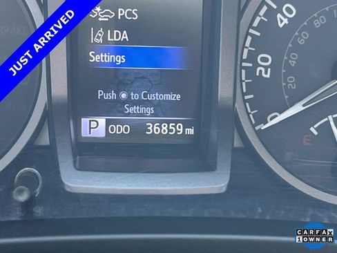 Used 2022 Toyota Tacoma TRD Off-Road AWD/4WD image 39