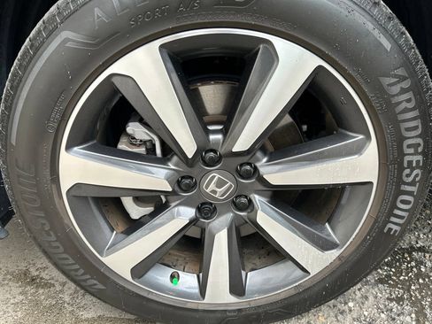 Used 2024 Honda Pilot Touring image 26