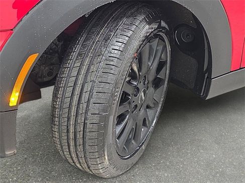 Used 2021 MINI Cooper 4-Door Hardtop w/ 6.5" Touchscreen Package image 31