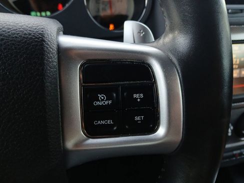 Used 2013 Dodge Challenger R/T RWD image 25