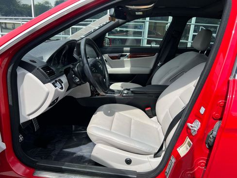 Used 2011 Mercedes-Benz C 300 4MATIC Sedan image 11