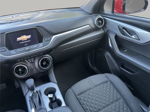 Used 2022 Chevrolet Blazer LT image 12