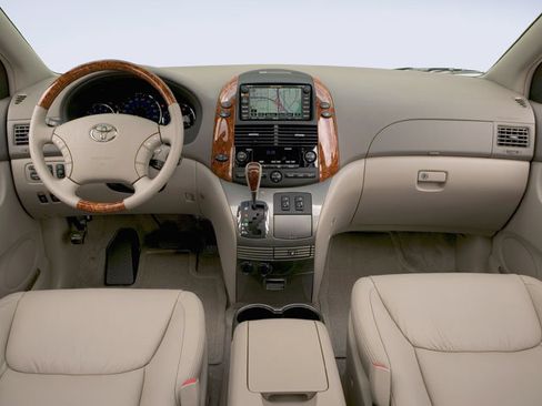 Used 2009 Toyota Sienna LE FWD image 4