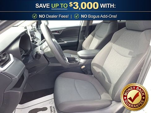 Used 2025 Toyota RAV4 XLE FWD image 14